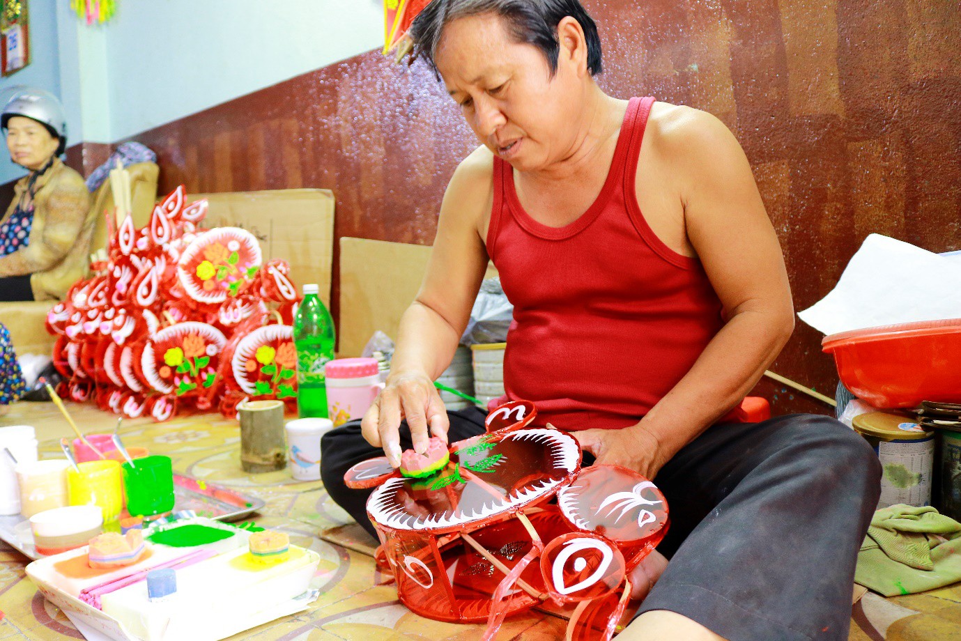 Làng làm lồng đèn hơn nửa thế kỉ ở Sài Gòn - Ảnh 1. Làng làm lồng đèn hơn nửa thế kỉ ở Sài Gòn - Ảnh 1.