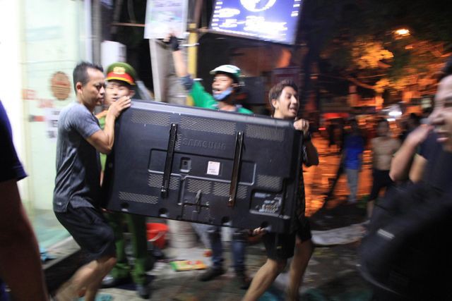Hiện trường vụ cháy cực lớn tại Nhà máy bóng đèn phích nước Rạng Đông - Ảnh 5.