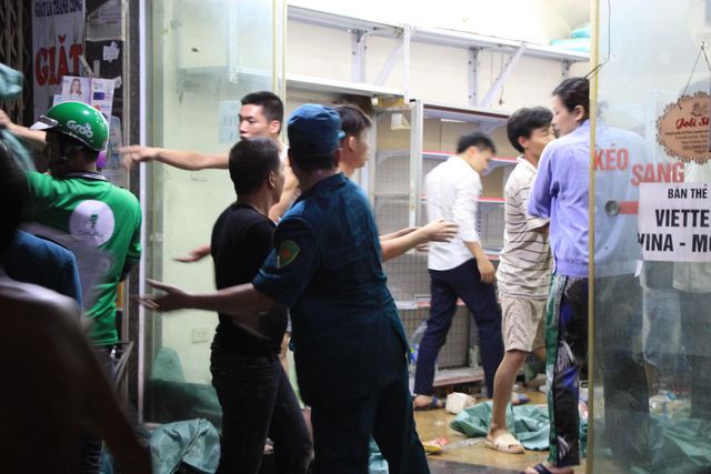 Hiện trường vụ cháy cực lớn tại Nhà máy bóng đèn phích nước Rạng Đông - Ảnh 6.