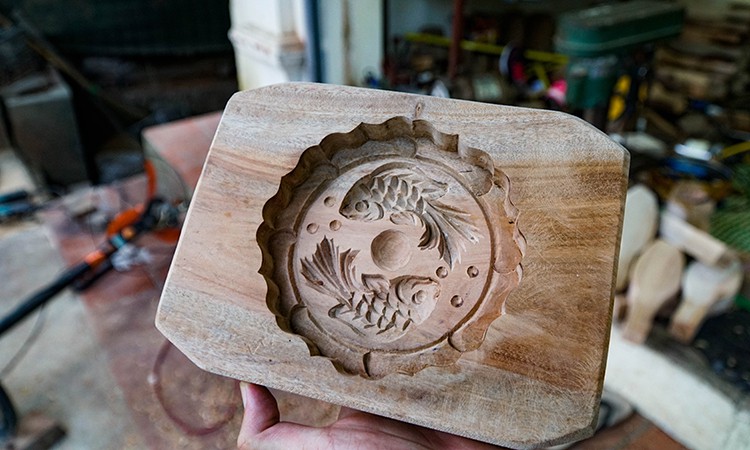 Thợ mộc nghèo thành 'đại gia' nhờ bám nghề truyền thống - Ảnh 4.