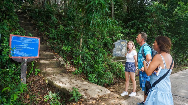 Phượt thủ phớt lờ cảnh báo nguy hiểm, đánh cược mạng sống với tử thần - Ảnh 6. Phượt thủ phớt lờ cảnh báo nguy hiểm, đánh cược mạng sống với tử thần - Ảnh 6.