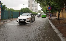 Hà Nội: Mưa ngập nhiều đoạn quốc lộ 1A