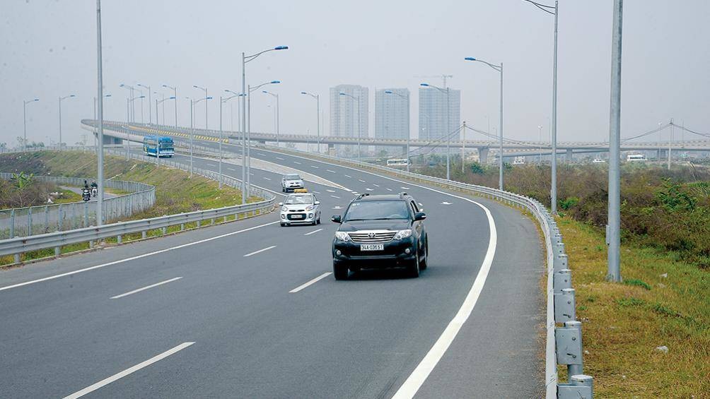 Mục tiêu 2.000 km đường cao tốc không còn xa - Ảnh 1.