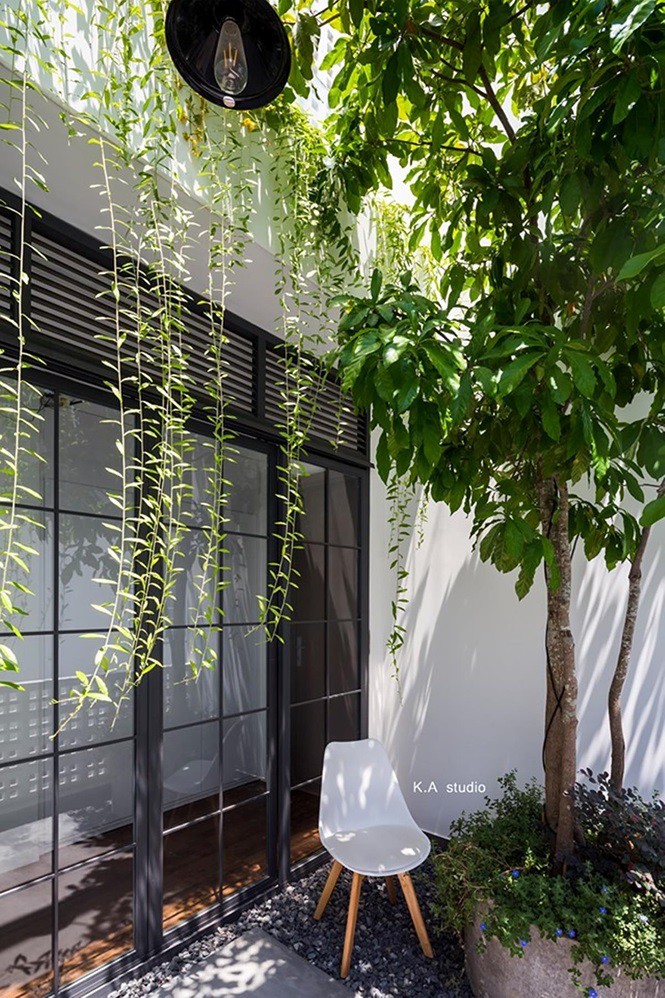 Ngôi nhà phố ở Nha Trang thiết kế phá cách đẹp ngỡ ngàng - Ảnh 5. Ngôi nhà phố ở Nha Trang thiết kế phá cách đẹp ngỡ ngàng - Ảnh 5.