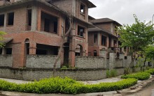 Cận cảnh nhiều căn nhà bỏ hoang trong khu biệt thự Hoa Phượng ở gần Thiên đường Bảo Sơn