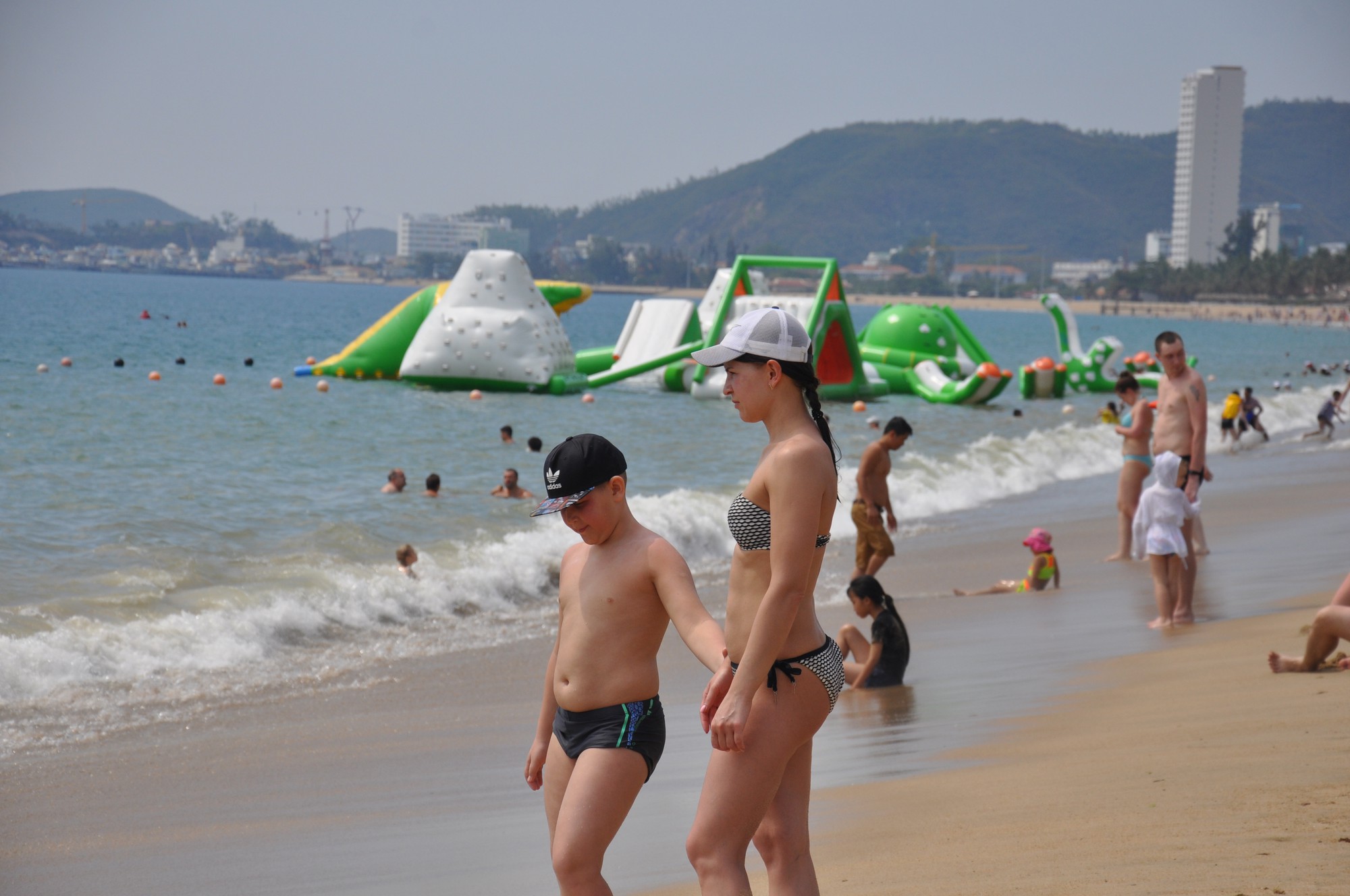 du khách quốc tế tại Nha Trang (5) du khách quốc tế tại Nha Trang (5)