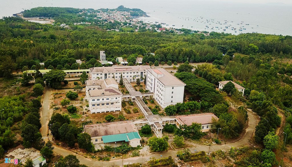 Dân khốn khổ vì bệnh viện tiền tỉ rớt hạng thành phòng khám - Ảnh 2. Dân khốn khổ vì bệnh viện tiền tỉ rớt hạng thành phòng khám - Ảnh 2.