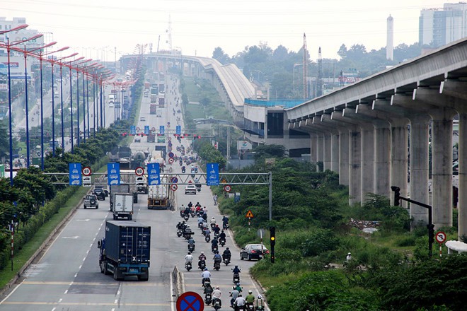 Metro số 1 chạy lòng vòng 13 năm vẫn... tắc - Ảnh 1.