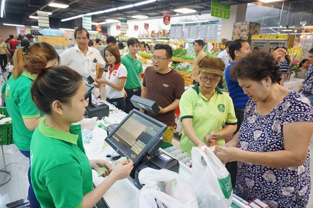 Ngày đầu nghỉ lễ 2/9: Siêu thị đông ngẹt, thực phẩm nhảy giá - Ảnh 1. Ngày đầu nghỉ lễ 2/9: Siêu thị đông ngẹt, thực phẩm nhảy giá - Ảnh 1.