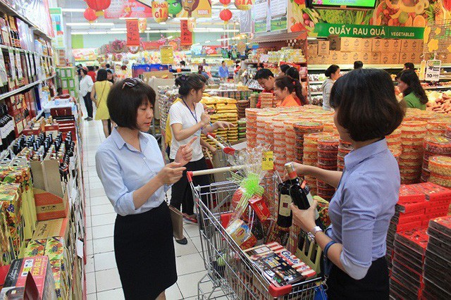Ngày đầu nghỉ lễ 2/9: Siêu thị đông ngẹt, thực phẩm nhảy giá - Ảnh 12. Ngày đầu nghỉ lễ 2/9: Siêu thị đông ngẹt, thực phẩm nhảy giá - Ảnh 12.