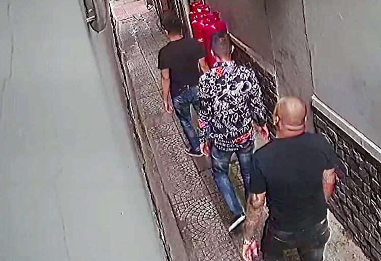 99% công ty đòi nợ thuê hoạt động biến tướng - Ảnh 2. 99% công ty đòi nợ thuê hoạt động biến tướng - Ảnh 2.