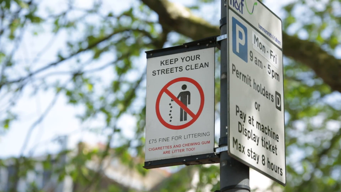 no-liller-sign-in-england-h1yqh52f-F0000-1564469747_680x0