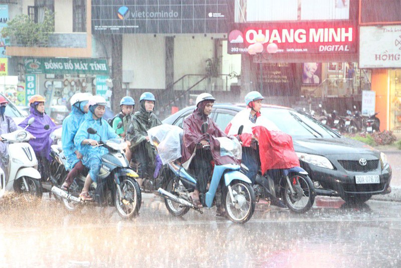 Dự báo thời tiết ngày 4/8: Mưa to tiếp tục diễn ra trên cả nước - Ảnh 1. Dự báo thời tiết ngày 4/8: Mưa to tiếp tục diễn ra trên cả nước - Ảnh 1.