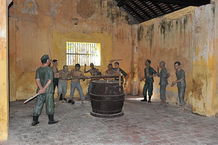 Những địa điểm du lịch tâm linh du khách không thể bỏ qua khi đến Côn Đảo - Ảnh 5. Những địa điểm du lịch tâm linh du khách không thể bỏ qua khi đến Côn Đảo - Ảnh 5.