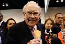 Công ty của Warren Buffett sở hữu 'núi tiền mặt'