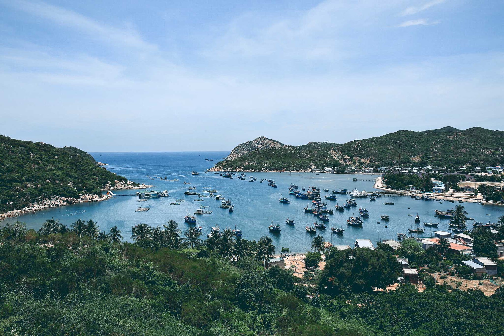 Đường ven biển: Đòn bẫy kích cầu phát triển du lịch, kinh tế biển - Ảnh 5. Đường ven biển: Đòn bẫy kích cầu phát triển du lịch, kinh tế biển - Ảnh 5.