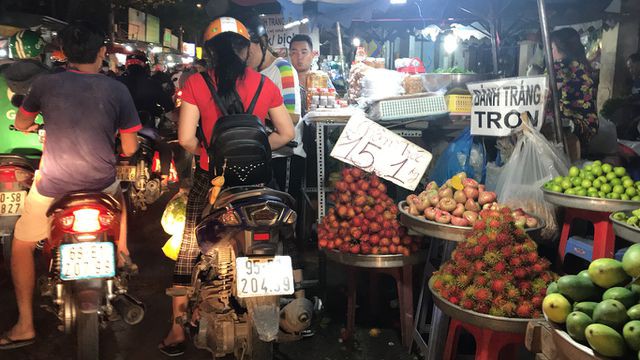 Con đường 'đau khổ' tại TP HCM: Lãnh đạo huyện chỉ đạo xử lí xe quá tải! - Ảnh 9. Con đường 'đau khổ' tại TP HCM: Lãnh đạo huyện chỉ đạo xử lí xe quá tải! - Ảnh 9.