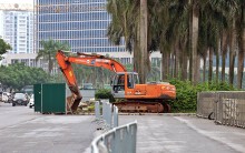 Hà Nội rào, xén dải phân cách đường qua sân vận động Mỹ Đình