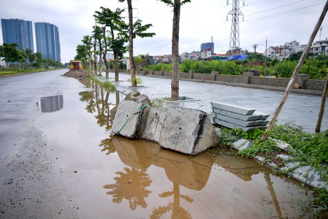 Hà Nội: Đường nối cầu Nhật Tân, Thăng Long hơn 5 năm dang dở - Ảnh 14. Hà Nội: Đường nối cầu Nhật Tân, Thăng Long hơn 5 năm dang dở - Ảnh 14.