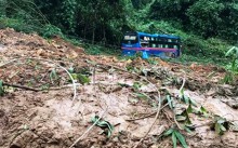Sạt lở kinh hoàng, đèo Bảo Lộc tê liệt hoàn toàn