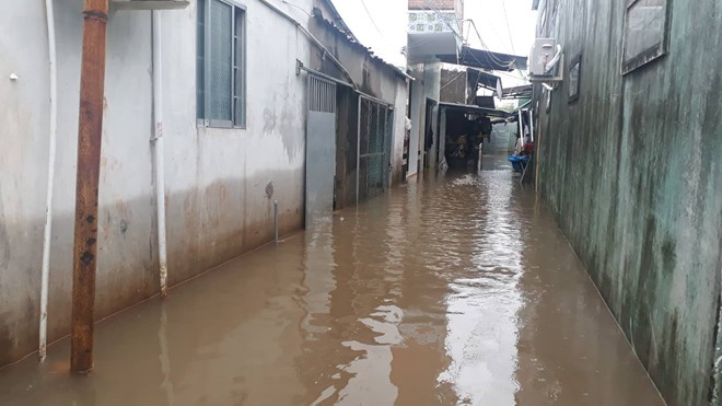 Đảo ngọc Phú Quốc tiếp tục ngập lịch sử: Nước đến cổ, chia nhau đi cứu dân - Ảnh 9. Đảo ngọc Phú Quốc tiếp tục ngập lịch sử: Nước đến cổ, chia nhau đi cứu dân - Ảnh 9.