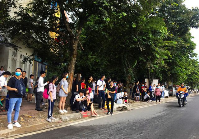 Hà Nội: Xe dù, bến cóc hoành hành dịp nghỉ lễ - Ảnh 2. Hà Nội: Xe dù, bến cóc hoành hành dịp nghỉ lễ - Ảnh 2.