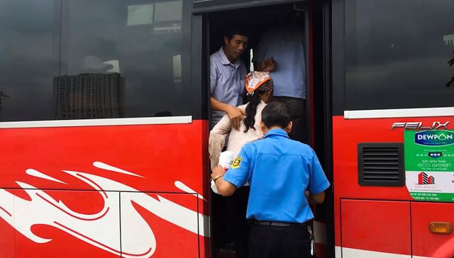 Hà Nội: Xe dù, bến cóc hoành hành dịp nghỉ lễ - Ảnh 11. Hà Nội: Xe dù, bến cóc hoành hành dịp nghỉ lễ - Ảnh 11.