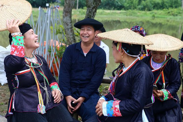 Phiên chợ vùng cao đầy màu sắc ở Hà Nội - Ảnh 3. Phiên chợ vùng cao đầy màu sắc ở Hà Nội - Ảnh 3.