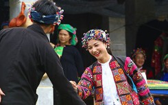 Phiên chợ vùng cao đầy màu sắc ở Hà Nội