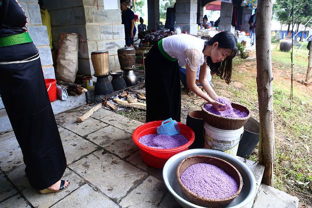 Phiên chợ vùng cao đầy màu sắc ở Hà Nội - Ảnh 6. Phiên chợ vùng cao đầy màu sắc ở Hà Nội - Ảnh 6.