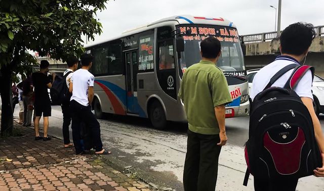 Hà Nội: Xe dù, bến cóc hoành hành dịp nghỉ lễ - Ảnh 10. Hà Nội: Xe dù, bến cóc hoành hành dịp nghỉ lễ - Ảnh 10.