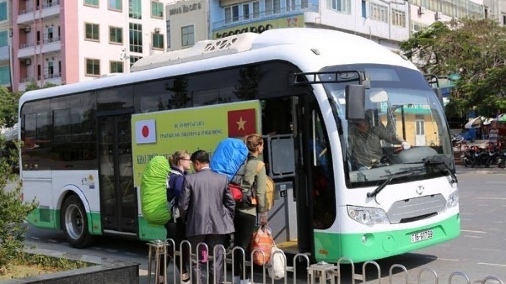 Xe buýt điện 10 tỉ đồng Nhật Bản hỗ trợ Hải Phòng bị 'giam lỏng' ở Cát Bà - Ảnh 1.