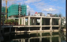 Công trình biểu tượng khu đô thị biển An Viên bỏ hoang sau khi huy động vốn, nước đọng hóa ao tù