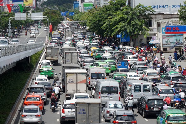 Mở thêm đường chỉ giải quyết bề nổi ùn tắc quanh sân bay Tân Sơn Nhất - Ảnh 1. Mở thêm đường chỉ giải quyết bề nổi ùn tắc quanh sân bay Tân Sơn Nhất - Ảnh 1.