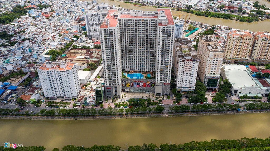 Cận cảnh tòa chung cư vừa xảy ra đánh nhau khiến bảo vệ phải rút súng - Ảnh 2.