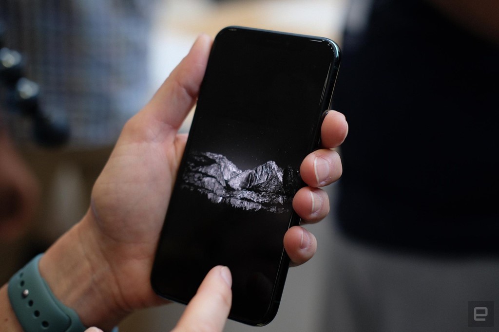 Ảnh chi tiết iPhone 11 Pro, Pro Max giá lên đến 1.449 USD - Ảnh 8.