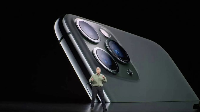 apple-event-iphone-11-pro-cameras-1568150991-r-680x0-1568274095_680x0