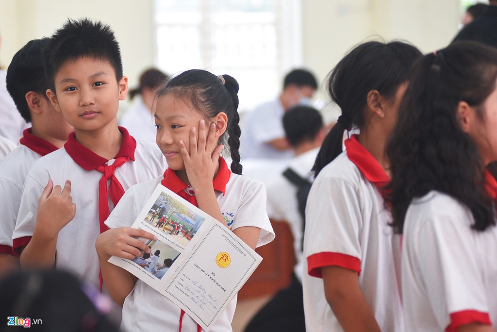 Khám miễn phí cho hàng trăm học sinh Hạ Đình sau vụ cháy Rạng Đông - Ảnh 3. Khám miễn phí cho hàng trăm học sinh Hạ Đình sau vụ cháy Rạng Đông - Ảnh 3.