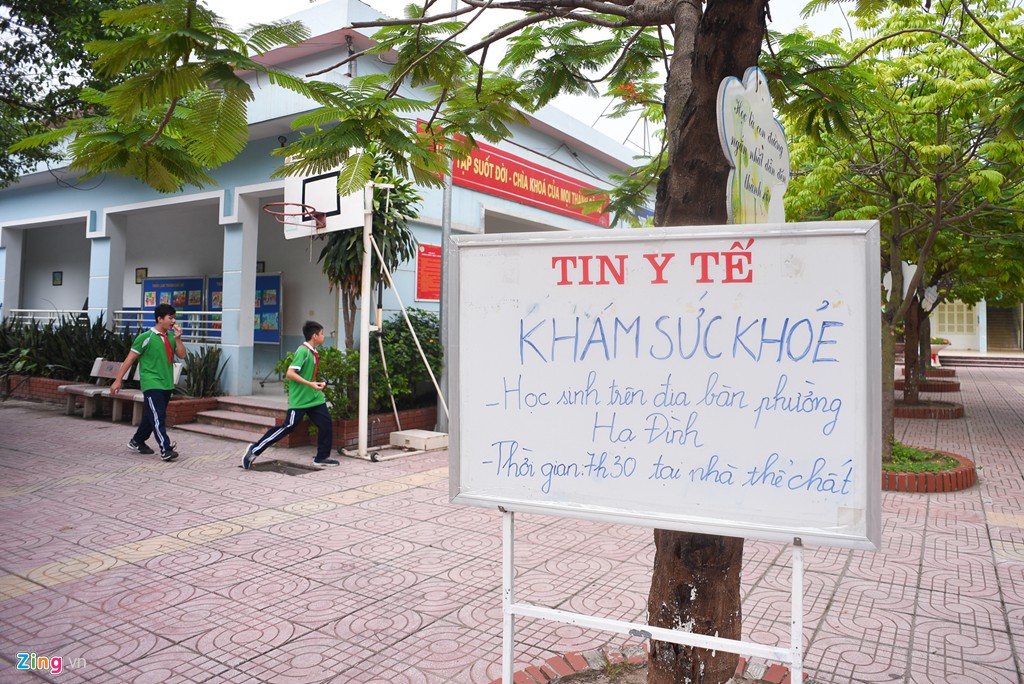 Khám miễn phí cho hàng trăm học sinh Hạ Đình sau vụ cháy Rạng Đông - Ảnh 6. Khám miễn phí cho hàng trăm học sinh Hạ Đình sau vụ cháy Rạng Đông - Ảnh 6.