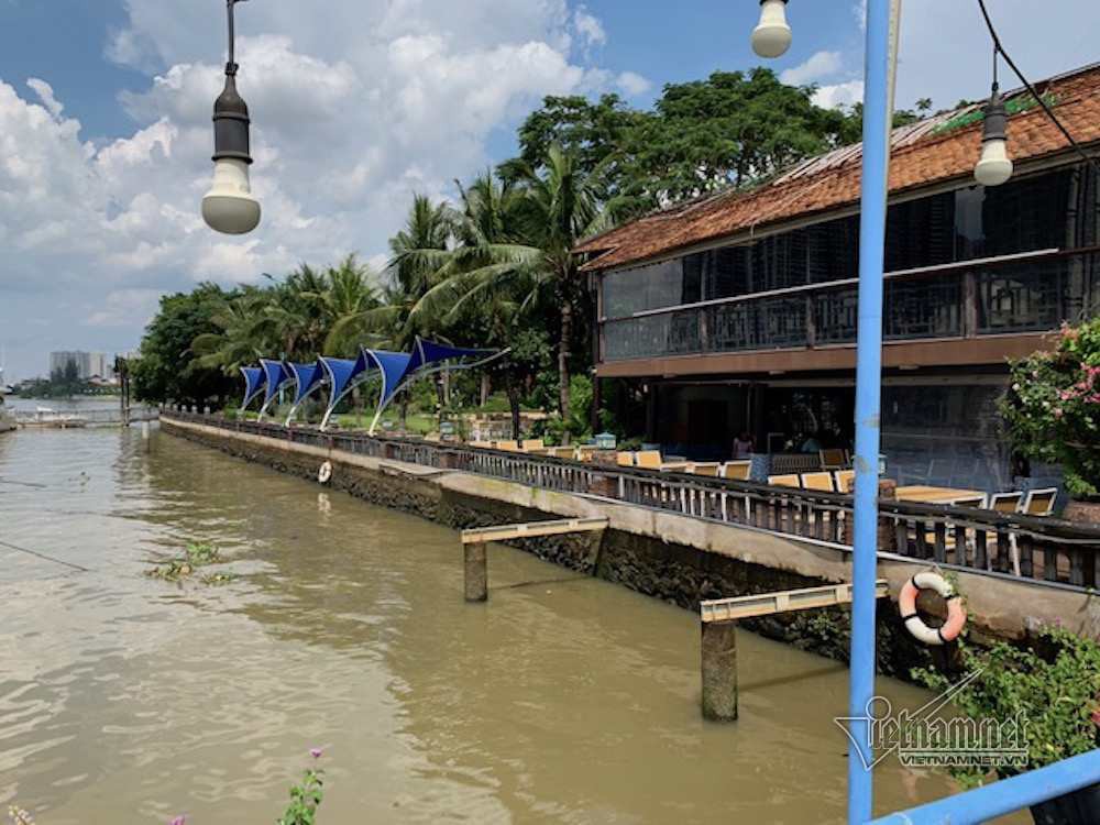 Cận cảnh hành lang bảo vệ sông Sài Gòn bị 'độc chiếm' - Ảnh 12. Cận cảnh hành lang bảo vệ sông Sài Gòn bị 'độc chiếm' - Ảnh 12.
