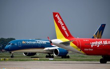 Cục Hàng không lên tiếng về ‘đấu khẩu’ niêm yết giá vé máy bay của Vietnam Airlines và Vietjet Air