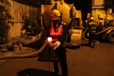 Bắt đầu hút bùn hệ thống thoát nước thải xung quanh Công ty Rạng Đông