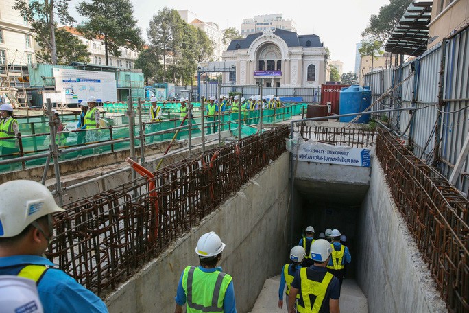 Diện mạo đường hầm Metro số 1 xuyên lòng đất tại TP HCM - Ảnh 1.