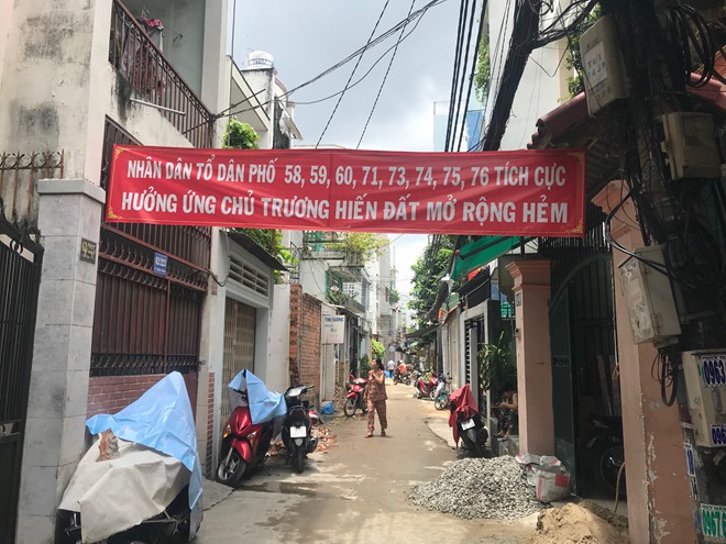 Người Sài Gòn hiến đất tiền tỉ mở hẻm: 10 năm gian nan hỏi ý kiến từng nhà - Ảnh 3. Người Sài Gòn hiến đất tiền tỉ mở hẻm: 10 năm gian nan hỏi ý kiến từng nhà - Ảnh 3.