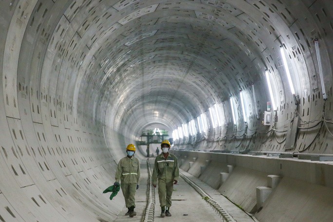 Diện mạo đường hầm Metro số 1 xuyên lòng đất tại TP HCM - Ảnh 4.