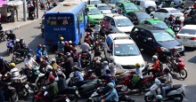 Người Việt nhấn còi xe quá nhiều