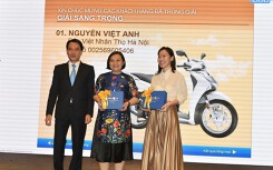 Khách hàng tham gia bảo hiểm nhân thọ trúng xe máy SH