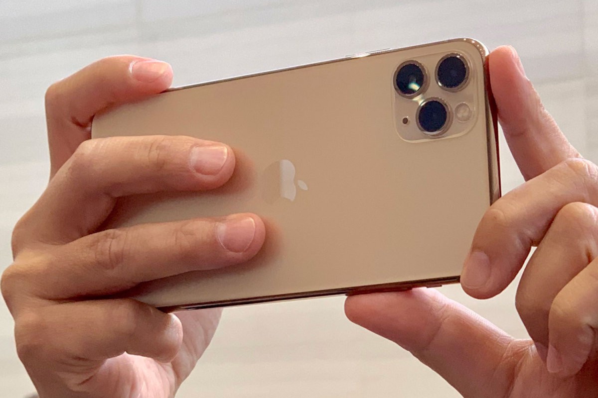 gia-iphone-11-xach-tay-dua-nhau-nhay-mua-1 gia-iphone-11-xach-tay-dua-nhau-nhay-mua-1
