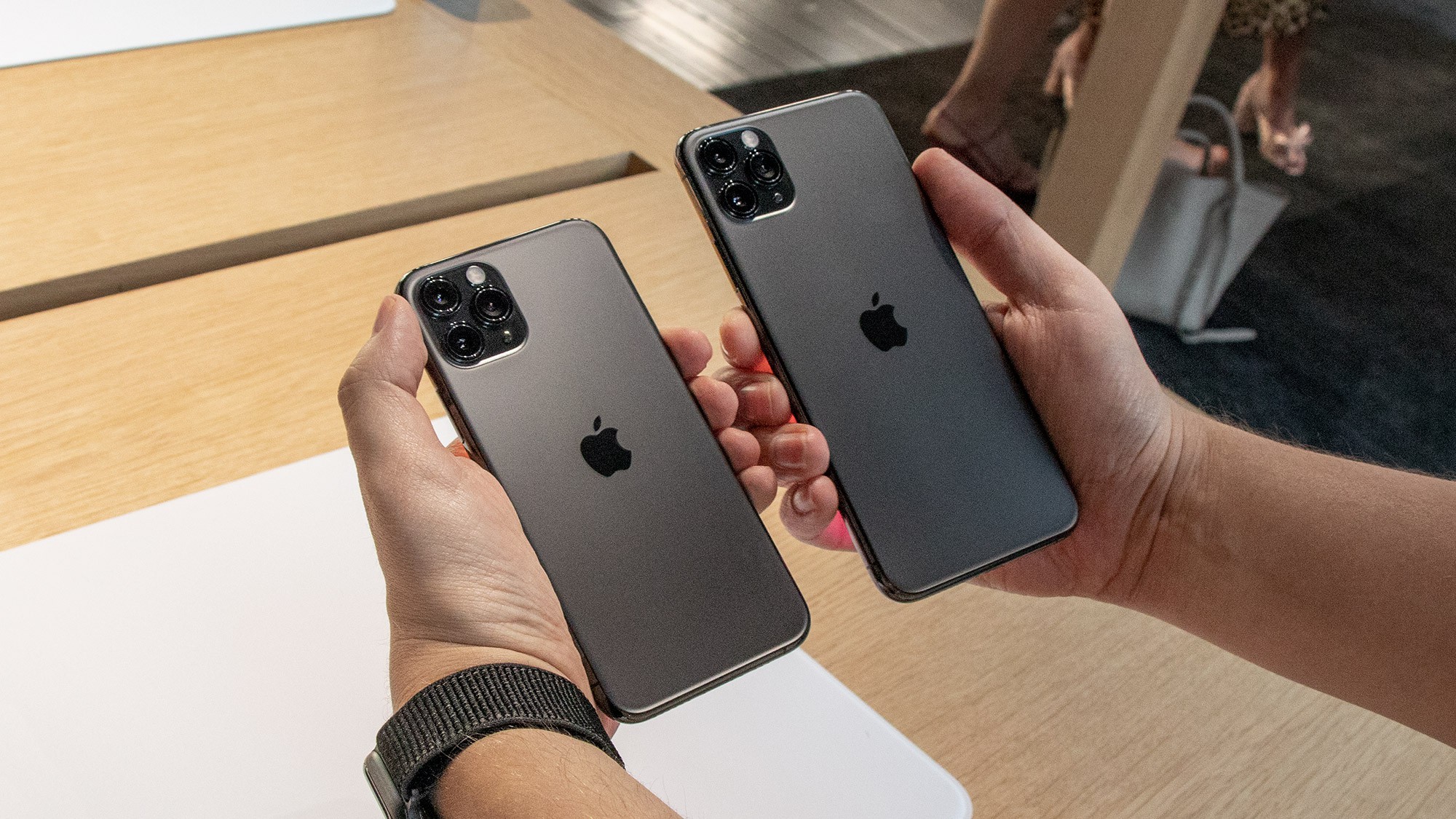 gia-iphone-11-xach-tay-dua-nhau-nhay-mua-2 gia-iphone-11-xach-tay-dua-nhau-nhay-mua-2