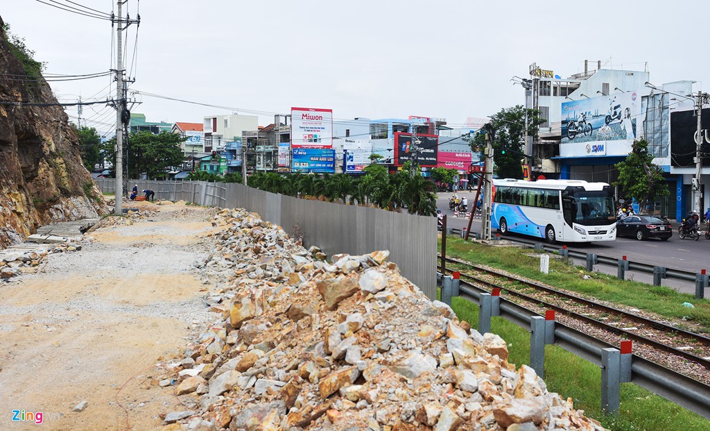 Nơi dự kiến tạc bức phù điêu 86 tỷ vào vách núi - Ảnh 7. Nơi dự kiến tạc bức phù điêu 86 tỷ vào vách núi - Ảnh 7.